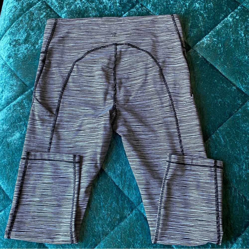 Athleta cropped strip leggings EUC - Picture 2 of 4